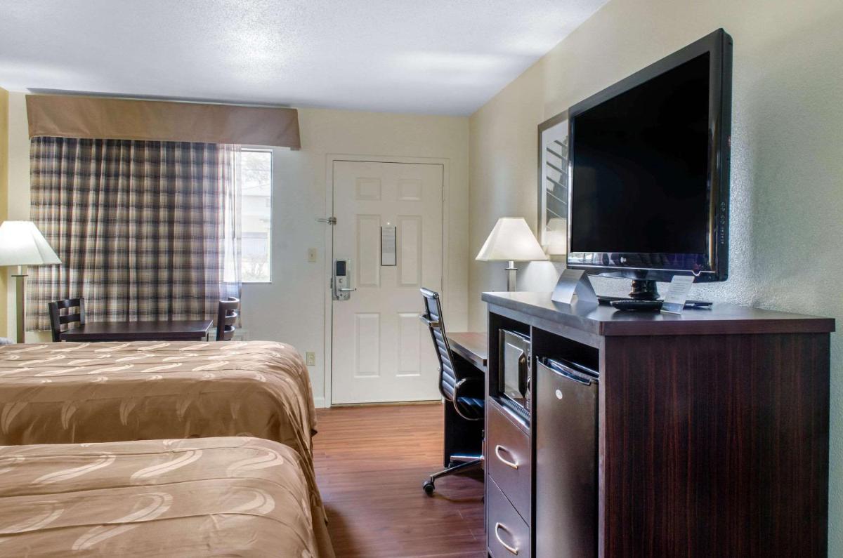 Popular attractions Area Nearby Property